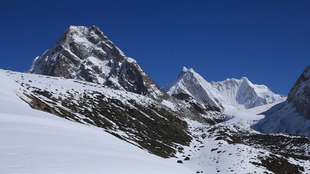 Montagnes majestueuses dans la région de l'Everest
 - Photo, image
