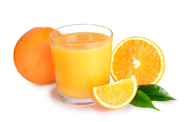 Fehér alapon izolált narancslé - Fotó, kép