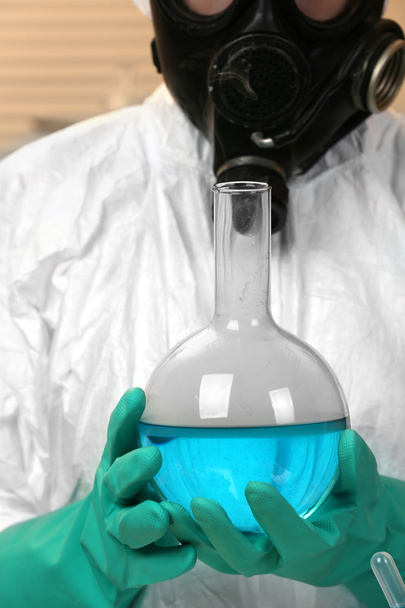 Químico trabalhando em laboratório de drogas
 - Foto, Imagem
