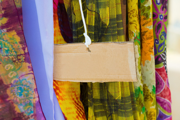 Bufandas de verano para damas en el mercado
 - Foto, imagen
