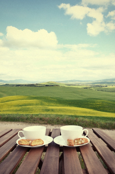 kahve bardakları ve tuscan cantuccini - Fotoğraf, Görsel