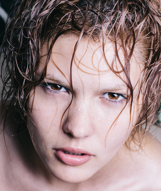 photo session in studio portrait with wet hair - Zdjęcie, obraz