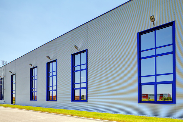 Fasady aluminiowe na budynek przemysłowy - Zdjęcie, obraz