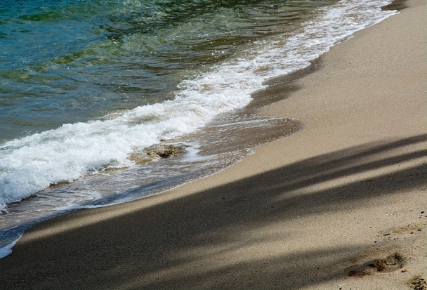 grüne Welle mit weißer Seafoam-Nahaufnahme - Foto, Bild