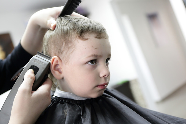 Serious boy at the barbershop - Fotografie, Obrázek