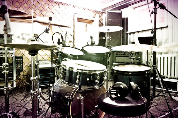 барабаны в студии
. - Фото, изображение