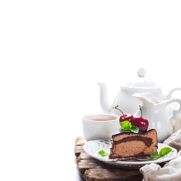 Кусок вкусного шоколадного торта с муссом
 - Фото, изображение