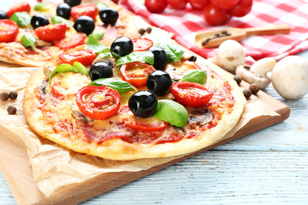 Tasty pizza with vegetables - Zdjęcie, obraz