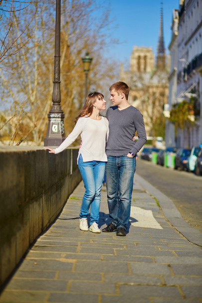 Romantic dating couple in Paris - Zdjęcie, obraz