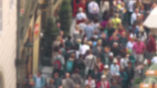 Multidão desfocada de pessoas na rua, conceito público geral
 - Filmagem, Vídeo