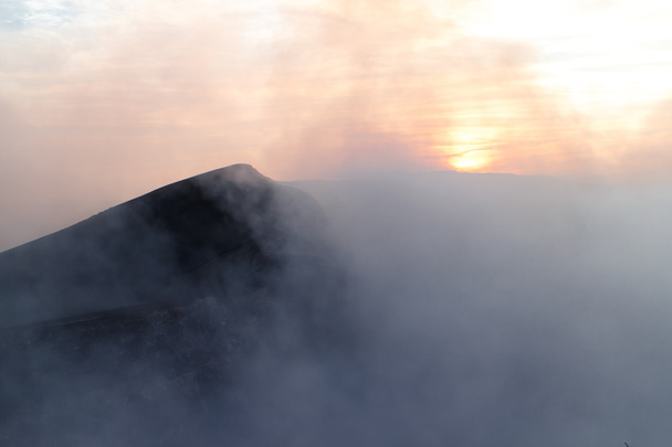 Volcan Masaya vista al sol
 - Foto, Imagen