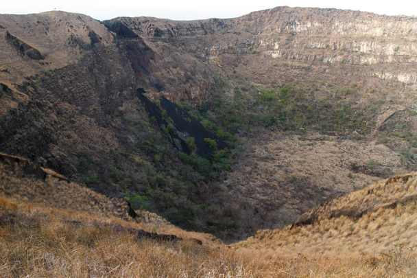 krater van de vulkaan Masaya - Foto, afbeelding