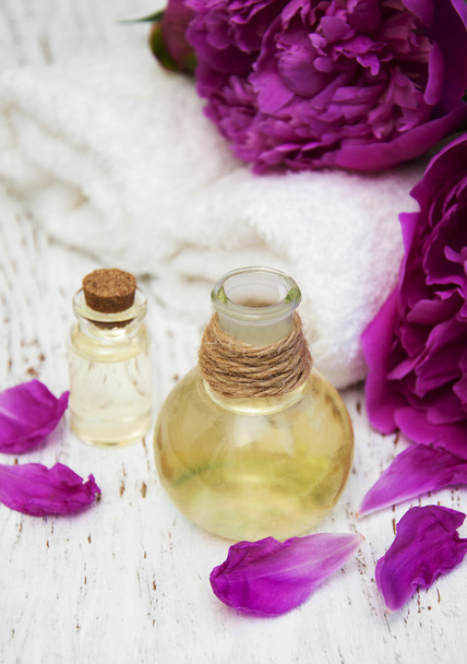 essential oil in glass bottles - Valokuva, kuva