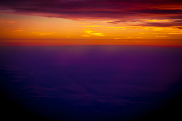 Impressionista nuvens noturnas no ar
 - Foto, Imagem