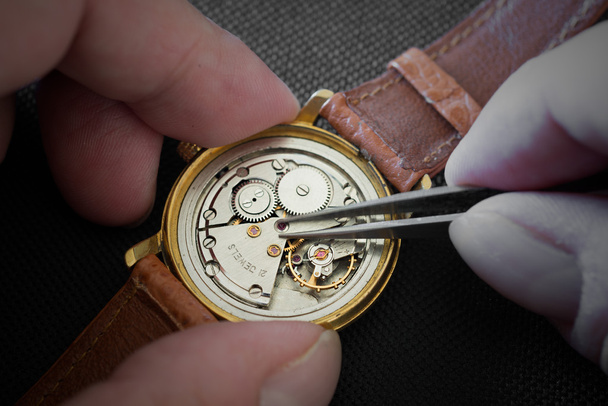 reparatie van horloges - Foto, afbeelding