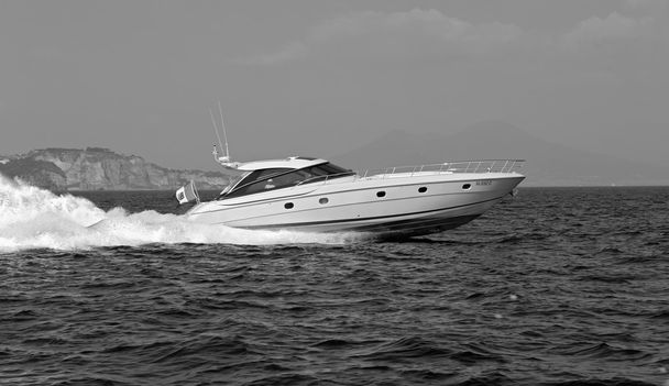 yacht de luxe dans la mer - Photo, image