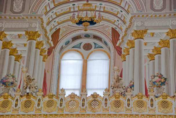 dolma bahche Sarayı-closeup büyük salonunda balkonda - Fotoğraf, Görsel