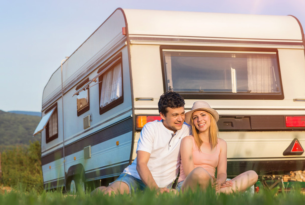 couple travelling with camper - Foto, Imagen