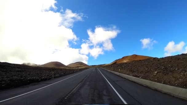 водіння грубої гірські дорожні mt Мауна-Кеа - Кадри, відео