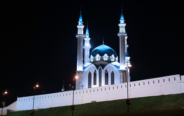 Τζαμί KUL-sharif, στο Κρεμλίνο του Καζάν, τη νύχτα - Φωτογραφία, εικόνα