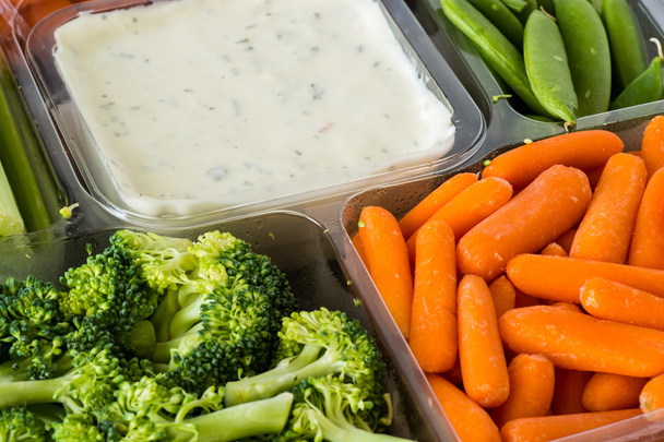 Vegetable tray with dip. - Valokuva, kuva