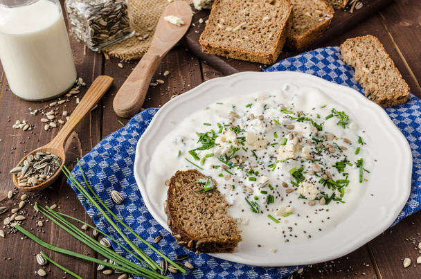 Homemade yogurt dip with blue cheese and chives - Fotografie, Obrázek