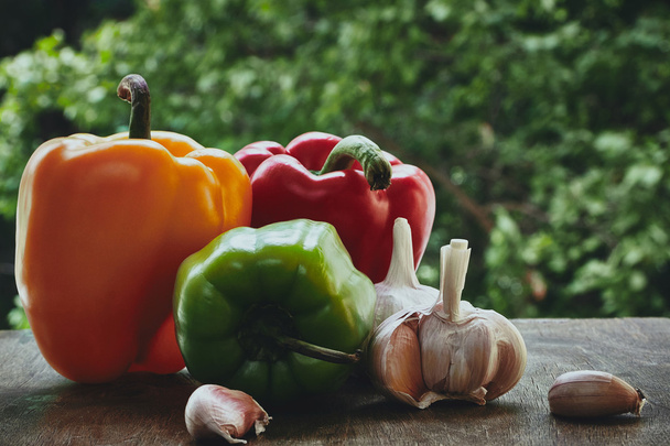 Peppers and garlic - Φωτογραφία, εικόνα