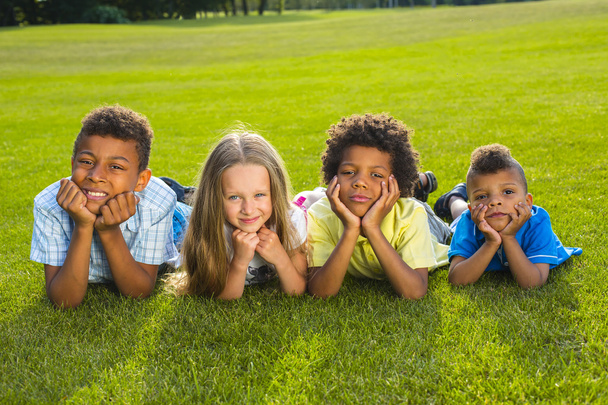 Cuatro niños felices
. - Foto, Imagen