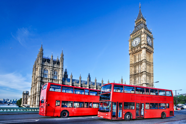 Биг Бен с автобусами в Лондоне, Англия
 - Фото, изображение