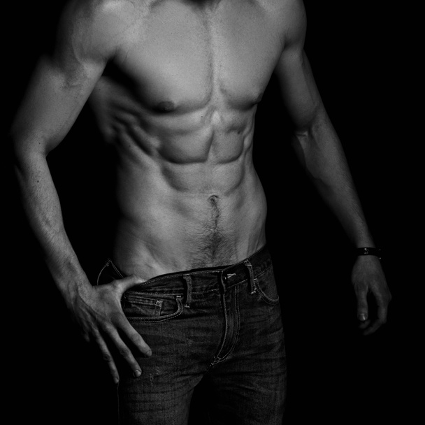Strong athletic man torso - Foto, afbeelding