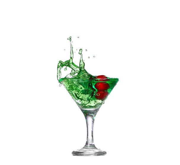   Yeşil izole üzerinde beyaz arka plan ile kokteyl - Fotoğraf, Görsel