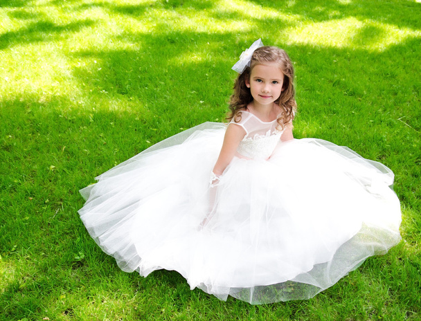 Adorable smiling little girl in princess dress - Φωτογραφία, εικόνα