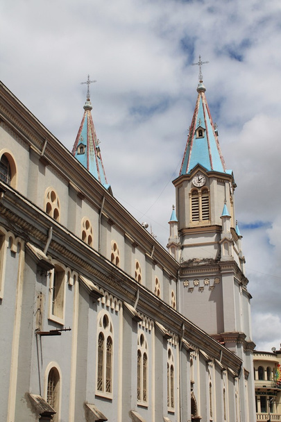 Twin steeples Iglesia de San Alfonso, Cuenca, Ecuador - Φωτογραφία, εικόνα