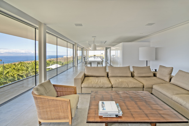 Luxusní hala s výhledem na moře ve vile - Fotografie, Obrázek