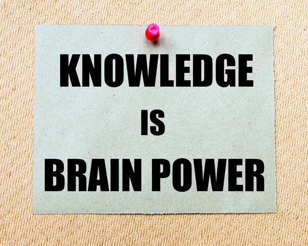 Conhecimento é poder cerebral escrito em nota de papel
 - Foto, Imagem