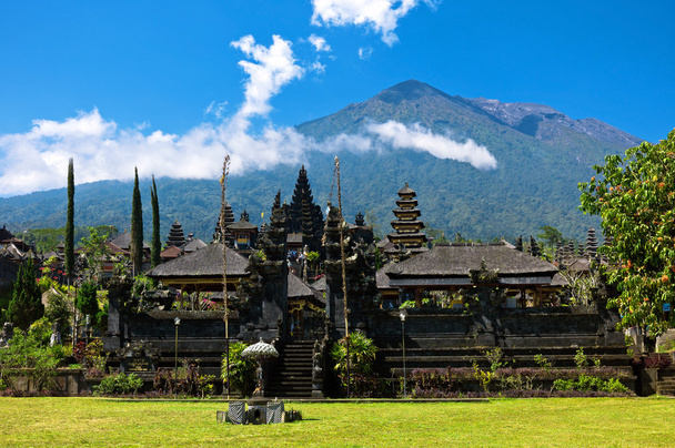 Templo hindu Pura Besakih, Bali
 - Foto, Imagem