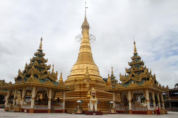 Golden stupa - Foto, immagini