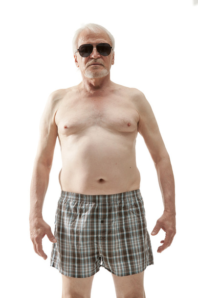 hombre mayor con vientre
 - Foto, imagen