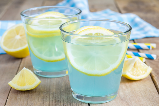 Blue lemonade with fresh lemons - Photo, image