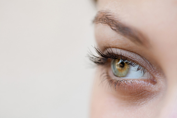 young woman - green eye - Foto, afbeelding