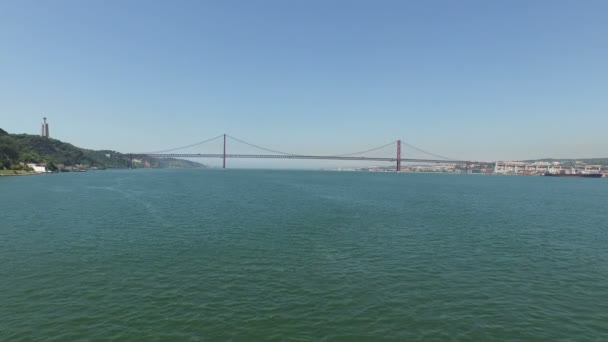 25. Abril most a řeka Tejo - Záběry, video