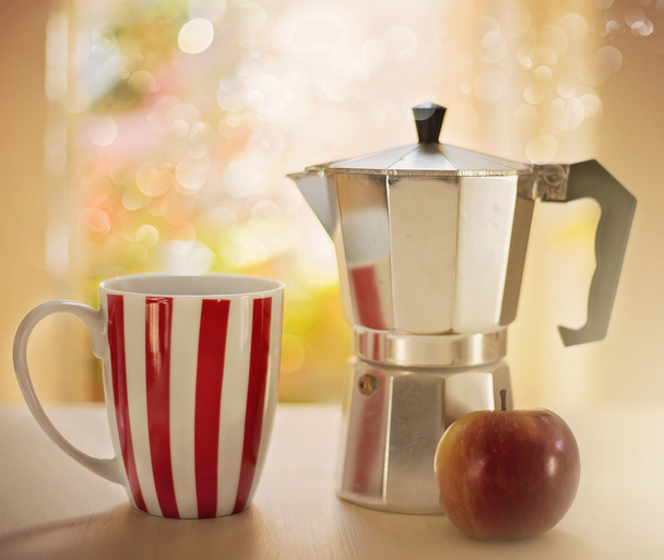 Винтажный стиль изображения утреннего кофе
  - Фото, изображение