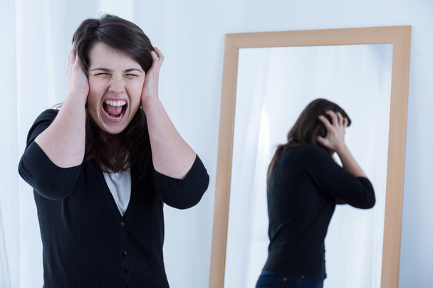 Woman with problems shouting loudly - Foto, Imagem