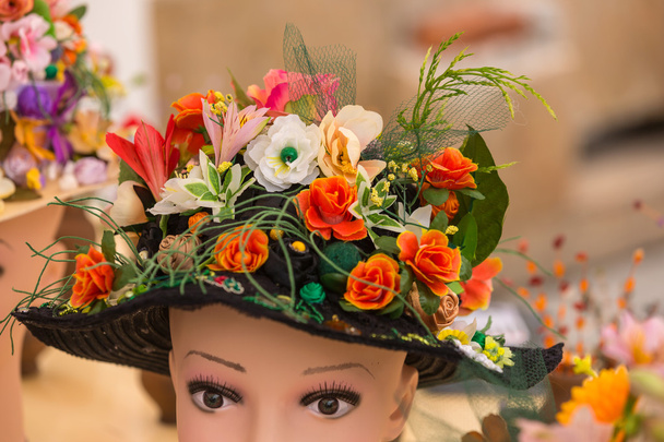 virágos kalapot - Fotó, kép