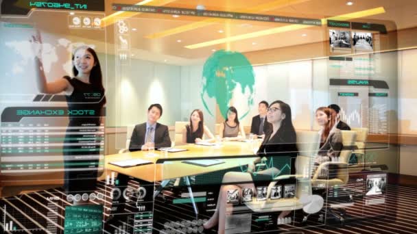 Ασιατικές επιχειρήσεις στην αίθουσα συνεδριάσεων με τεχνολογία 3D - Πλάνα, βίντεο