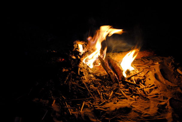 Campfire di notte
 - Foto, immagini