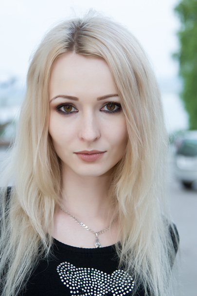 portrét krásná mladá blondýnka - Fotografie, Obrázek