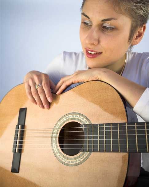 Woman and guitar - Fotoğraf, Görsel