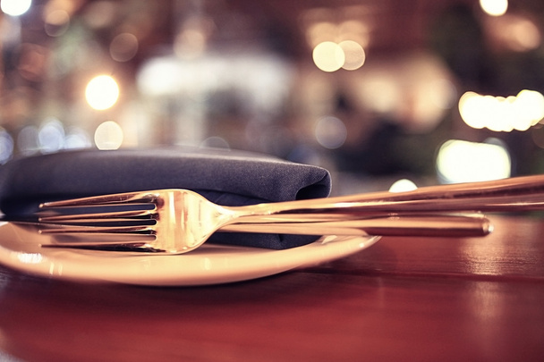 Restaurant tabel instelling - Foto, afbeelding