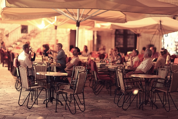 Dinner in a city cafe - Fotoğraf, Görsel